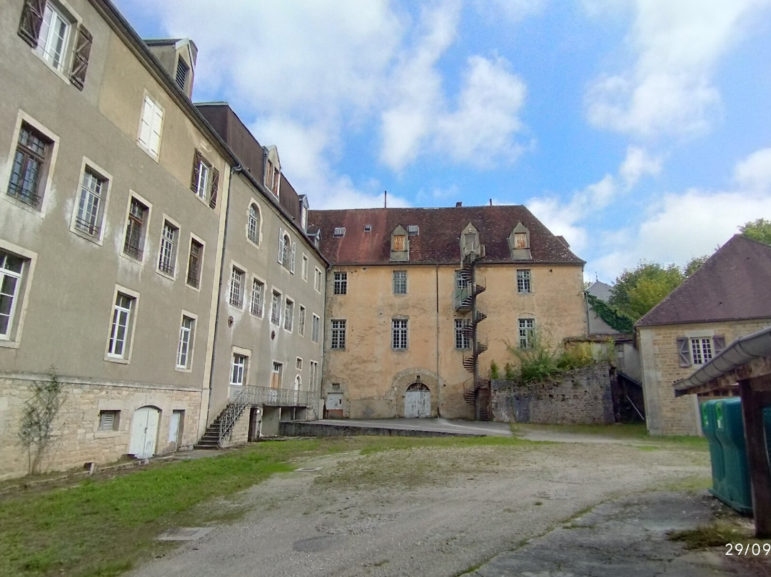 Abbaye Notre Dame de Vaux-sur-Poligny-Poligny必去景点