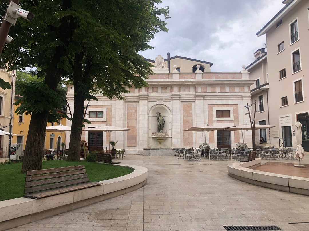 Piazza Regina Margherita-拉奎拉必去景点