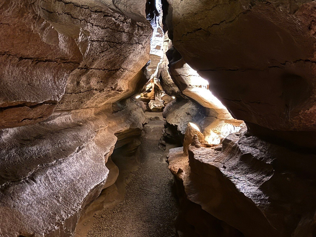 Bluff Dwellers Cave-Noel必去景点