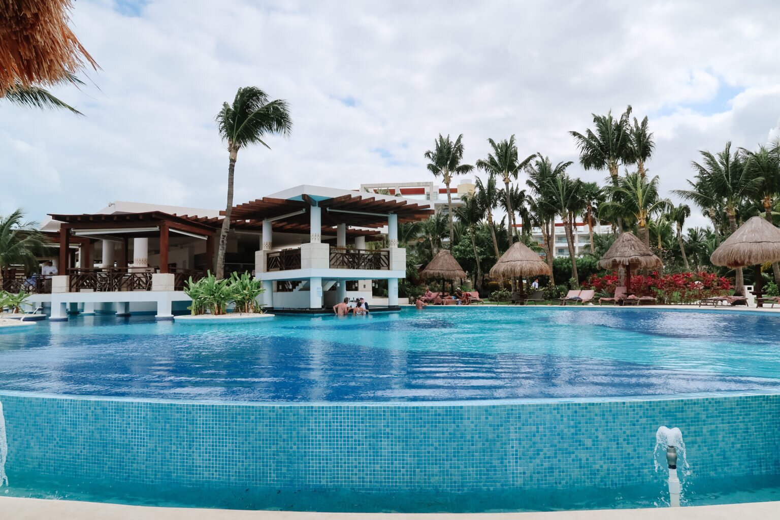 Excellence Playa Mujeres-泳池