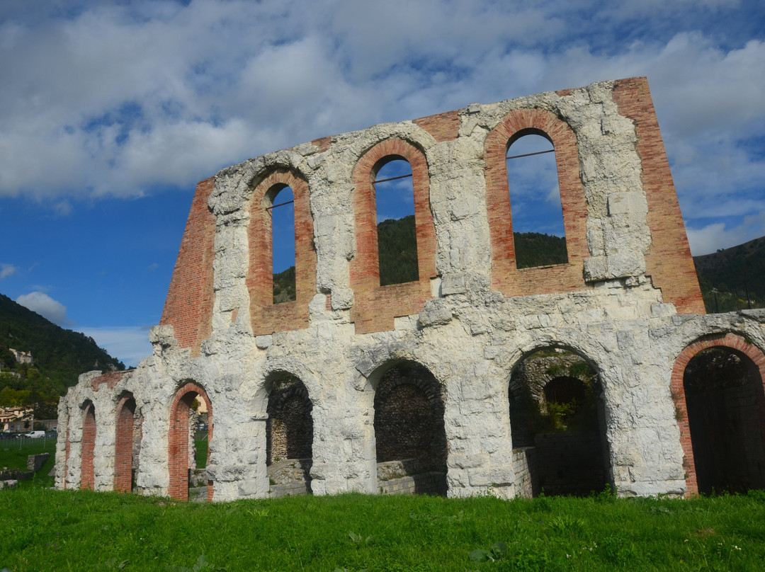 Teatro Romano-古比奥必去景点