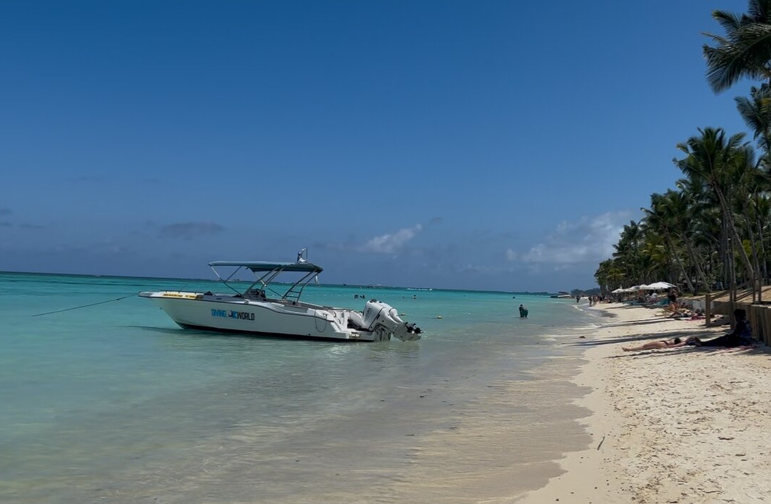 Plage de Trou aux Biches-卓欧毕雪必去景点