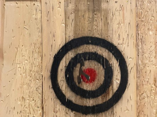 Axvetik Helvetic Axe Throwing-日内瓦必去景点