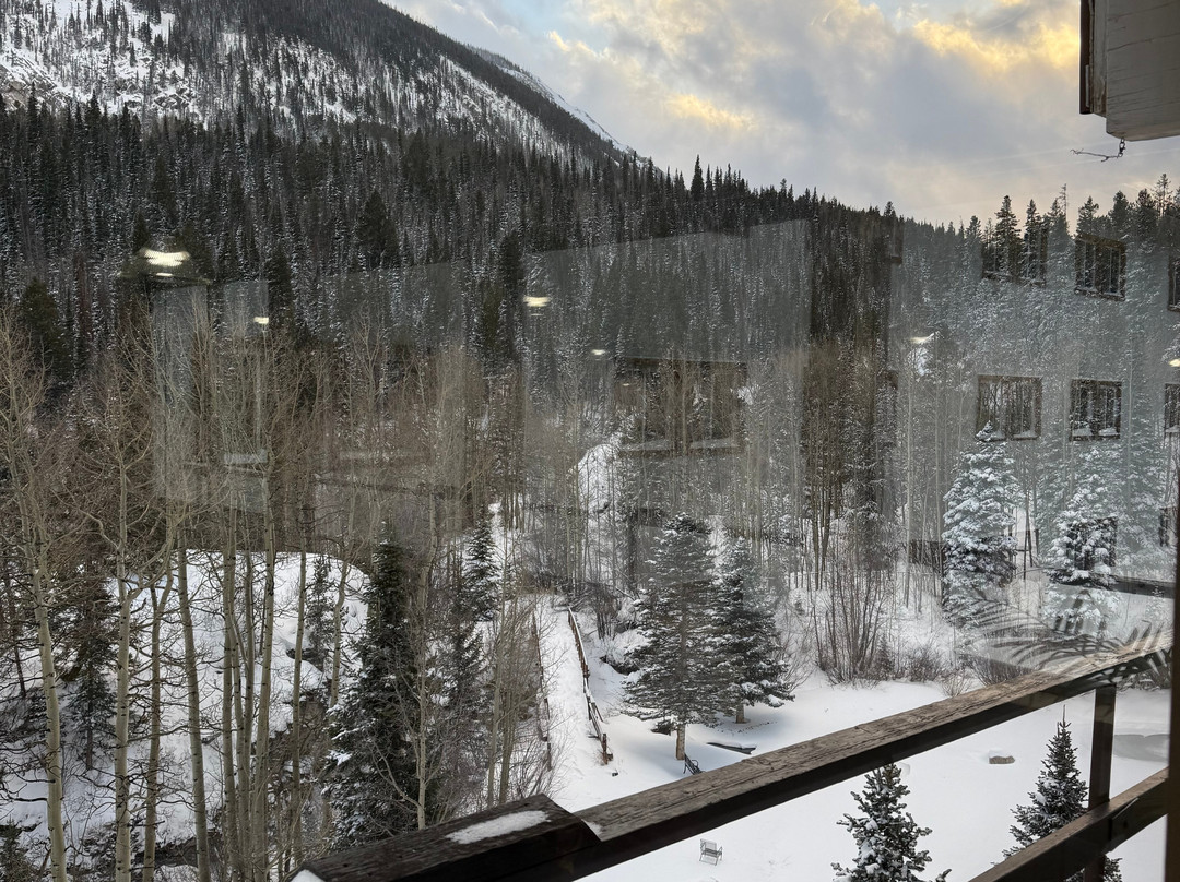 Monarch Mountain Lodge主图