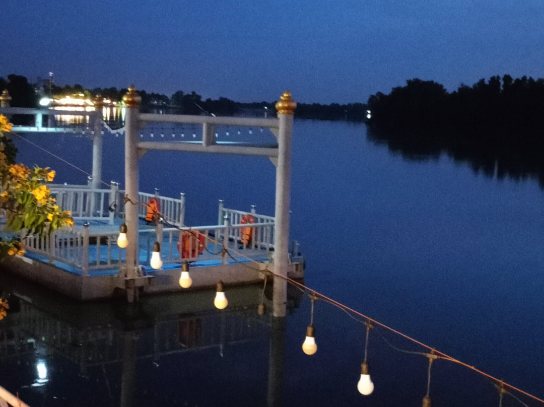 王特拉度假酒店主图