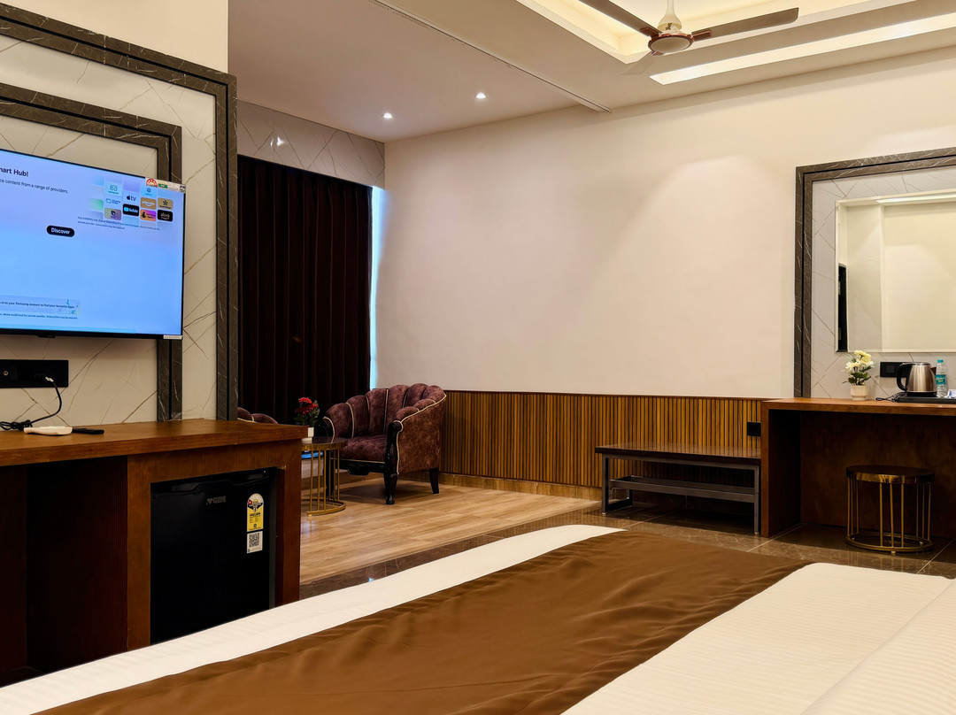Pheonix Luxury Inn Hotel