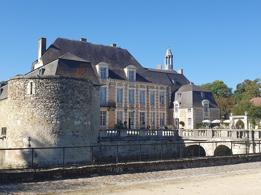 Le Château d'Étoges主图