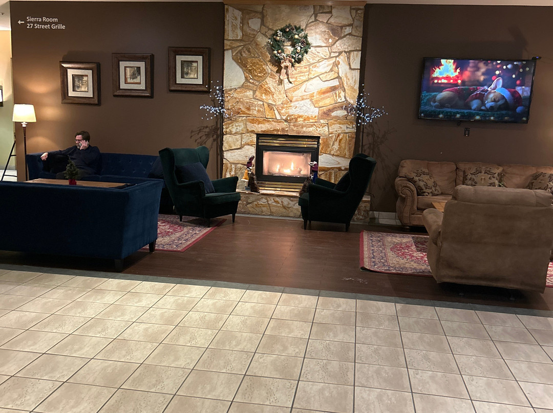 乡村绿色酒店主图