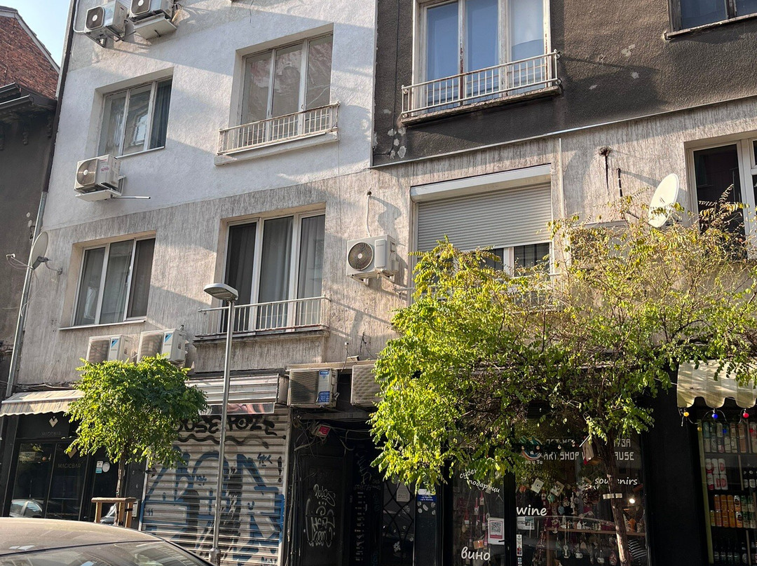 The Red Flat-索非亚必去景点