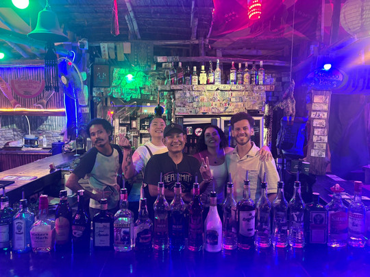 竹林酒吧-莱利海滩必去景点