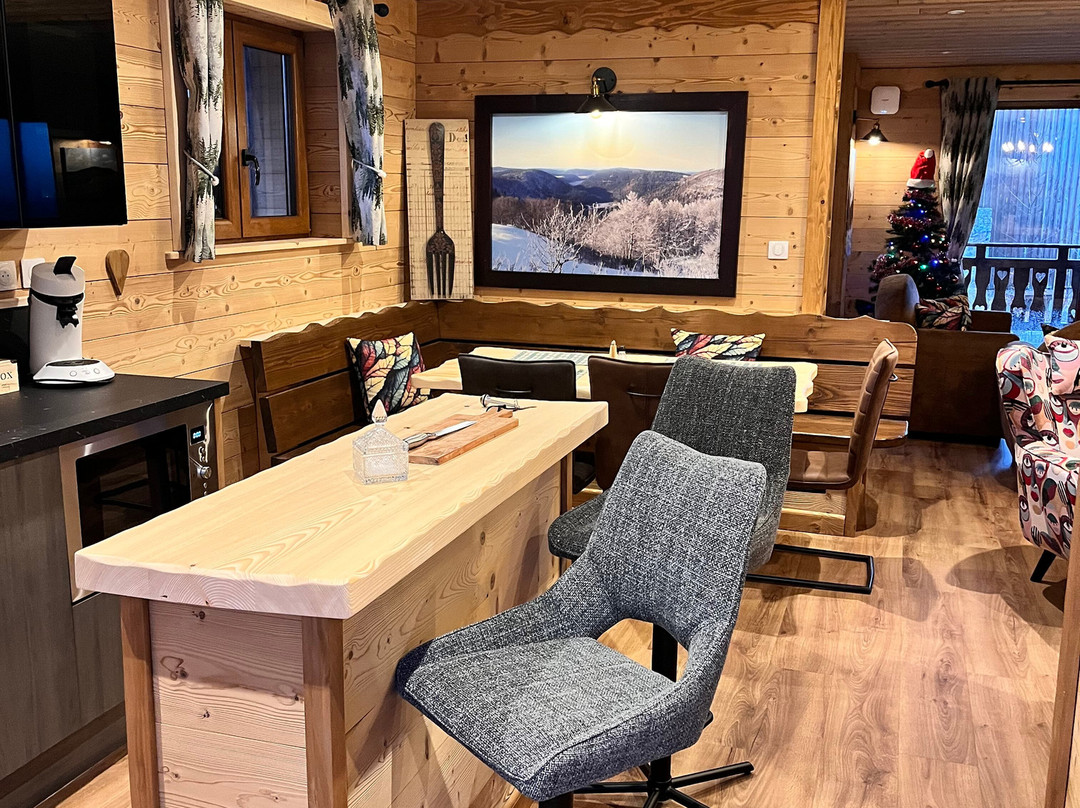 李泽的全景小屋及温泉主图