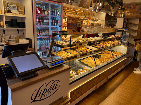 Lipoti Bakery