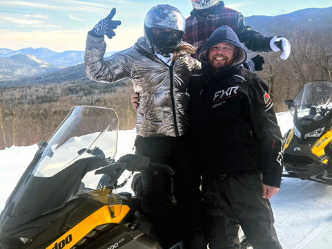 Northern Extremes Snowmobiling-巴特利特必去景点