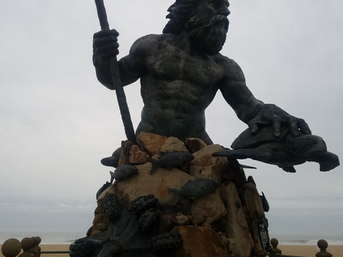 King Neptune Statue on the Boardwalk-弗吉尼亚海滩必去景点