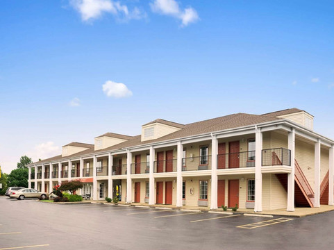 加纳-克莱顿-罗列速8酒店主图