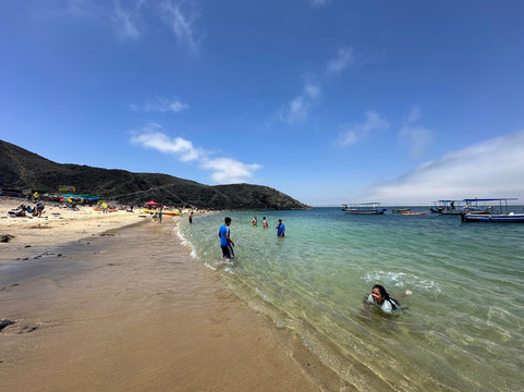 Playa Caleta Colorada