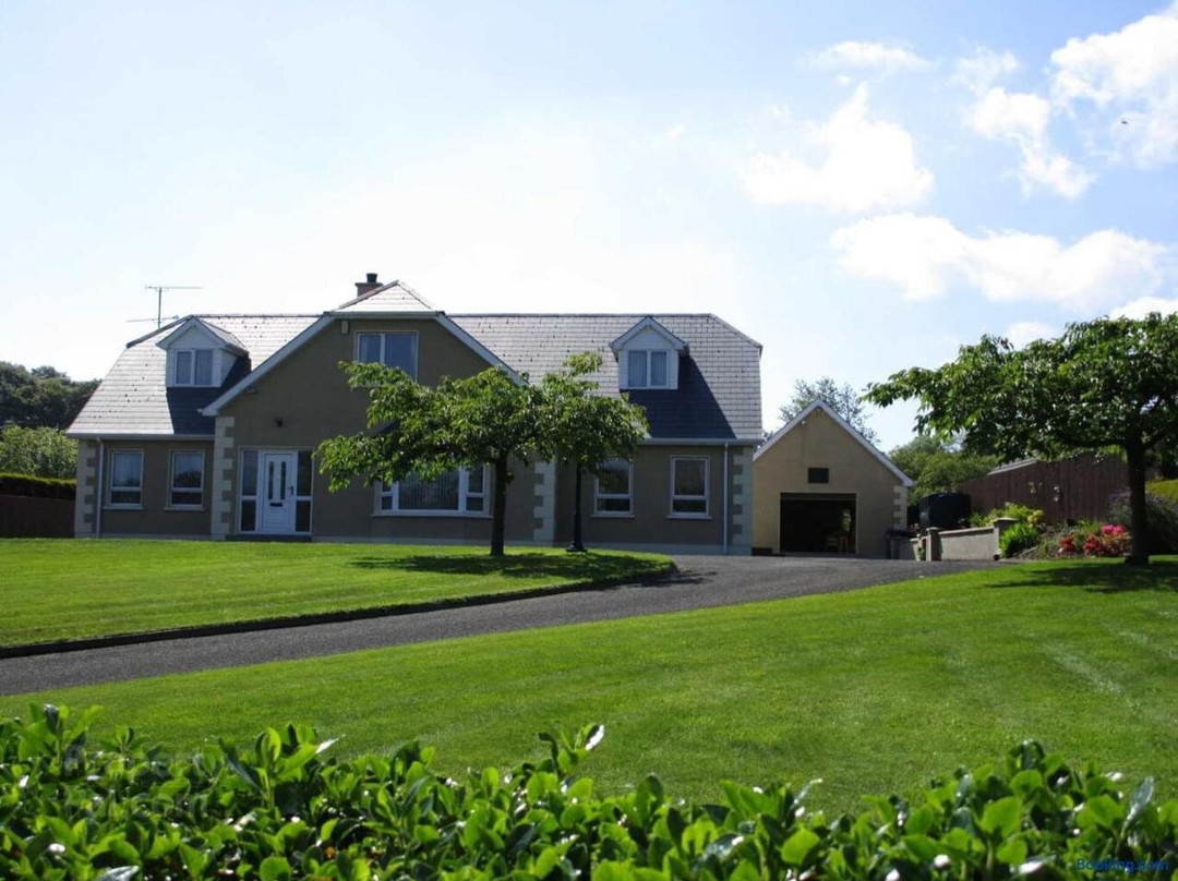 Culdaff酒店住宿-Muff Village Country House Bed & Breakfast