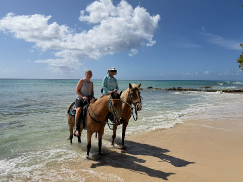 Cruzan Cowgirls-Frederiksted必去景点