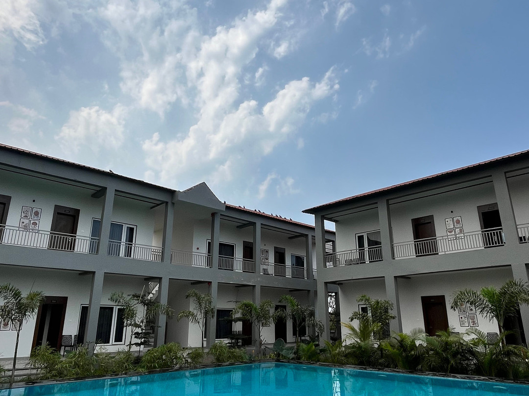 Lavender Hotels with Swimming Pool - Statue of Unity