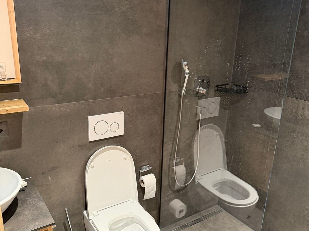 来这屋酒店主图