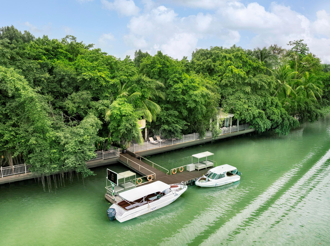 An Lam Retreats Saigon River
