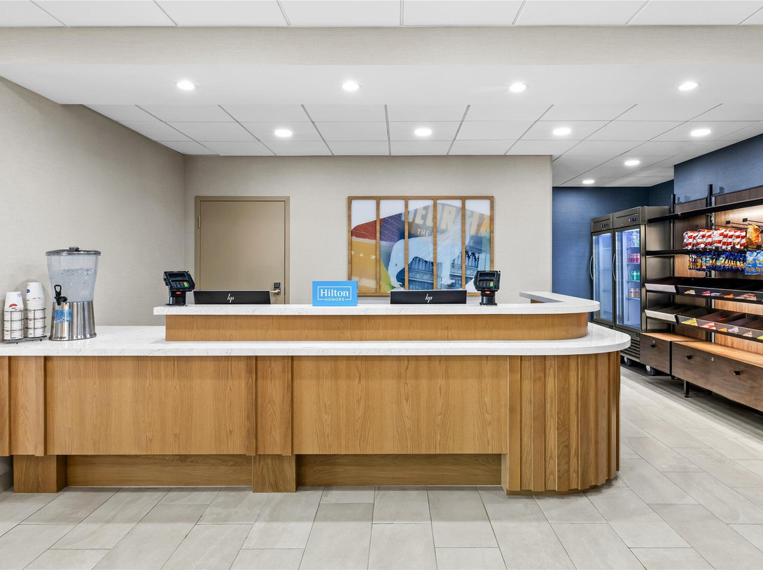 Graham酒店住宿-卡洛尔顿希尔顿恒庭酒店