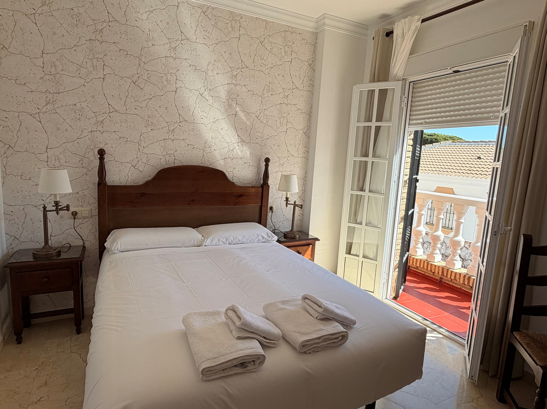 Victoria Hotel主图