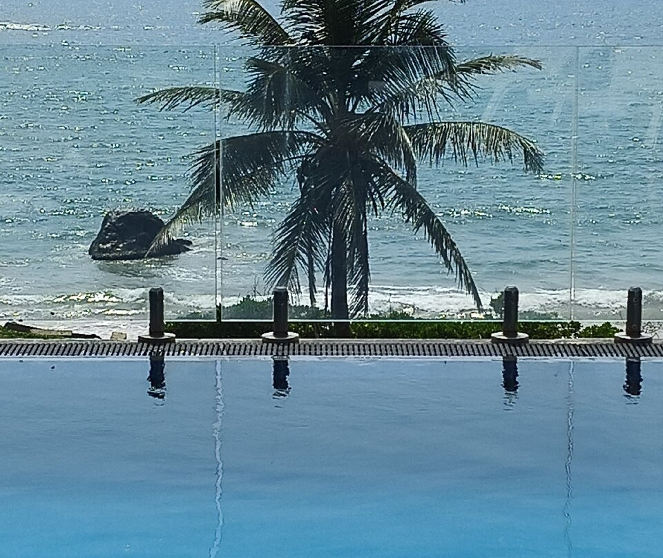 拉维尼亚湾海滩酒店