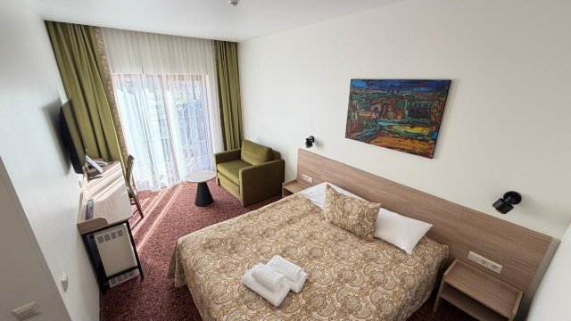 里贾纳酒店-官方