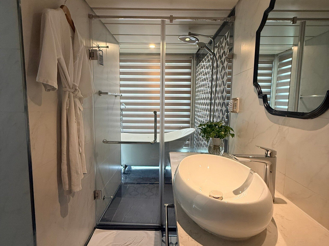 Halong Capella Cruise-海防必去景点