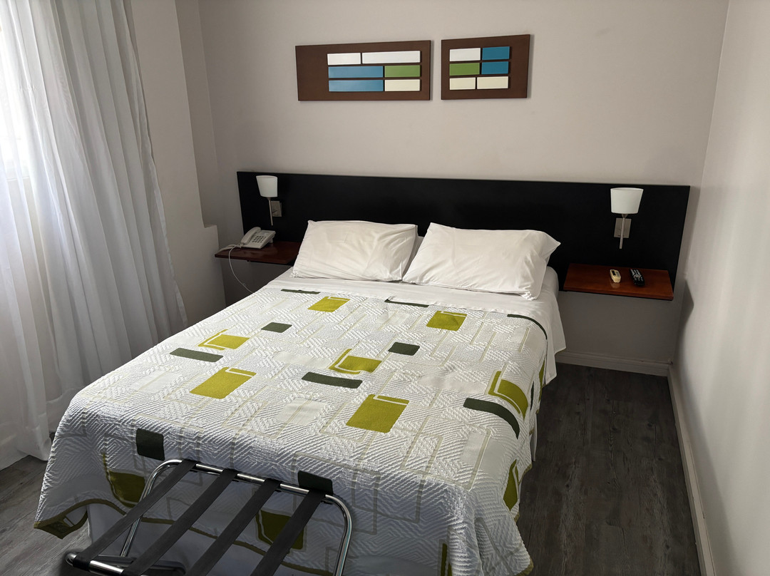 布里萨斯德尔胡姆格兰酒店主图