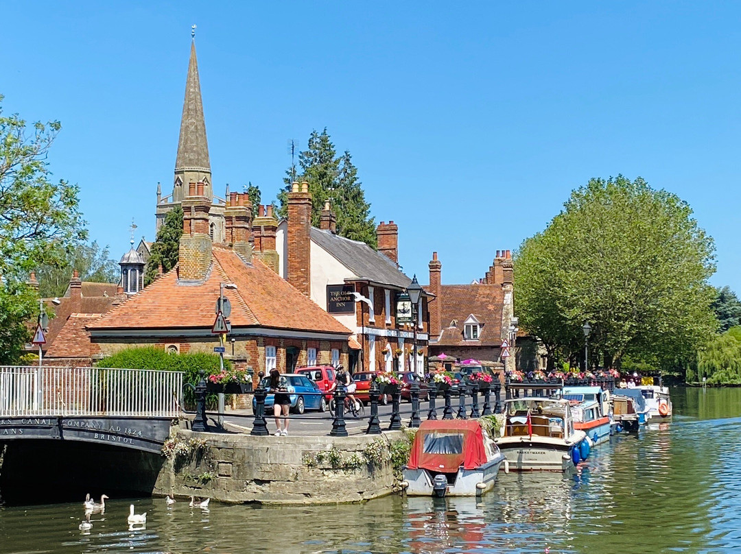 牛津阿宾顿希尔顿花园酒店主图