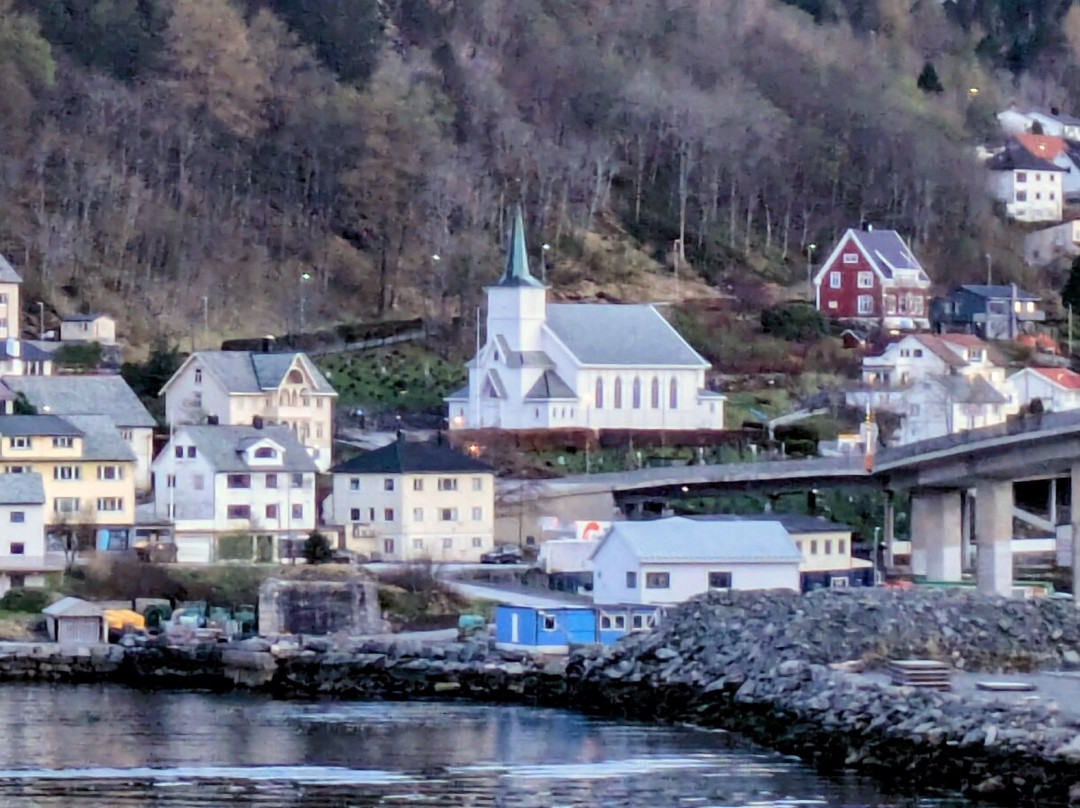Sør-Vågsøy Church-Maloy必去景点