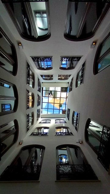 格拉纳达里奥室友酒店-旅行者