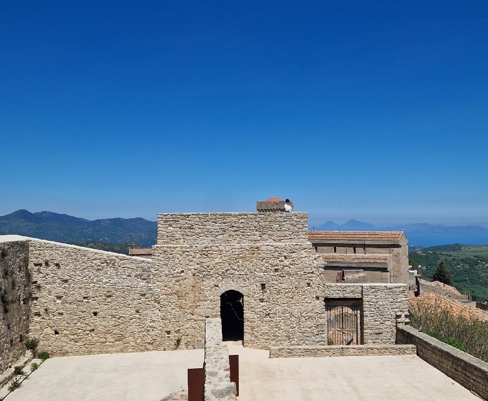 Castello di Federico II-Montalbano Elicona必去景点