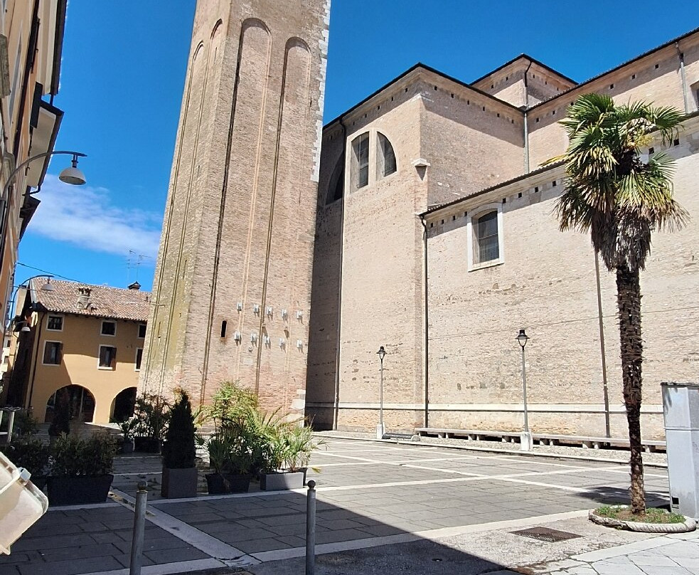 Duomo di sant'Andrea-波尔托格鲁阿罗必去景点