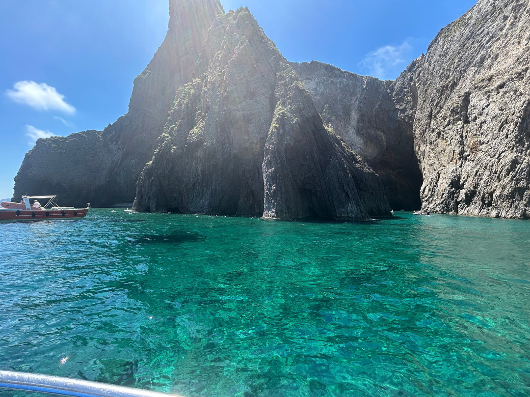 Beluga - Day Tours-Ponza Island必去景点