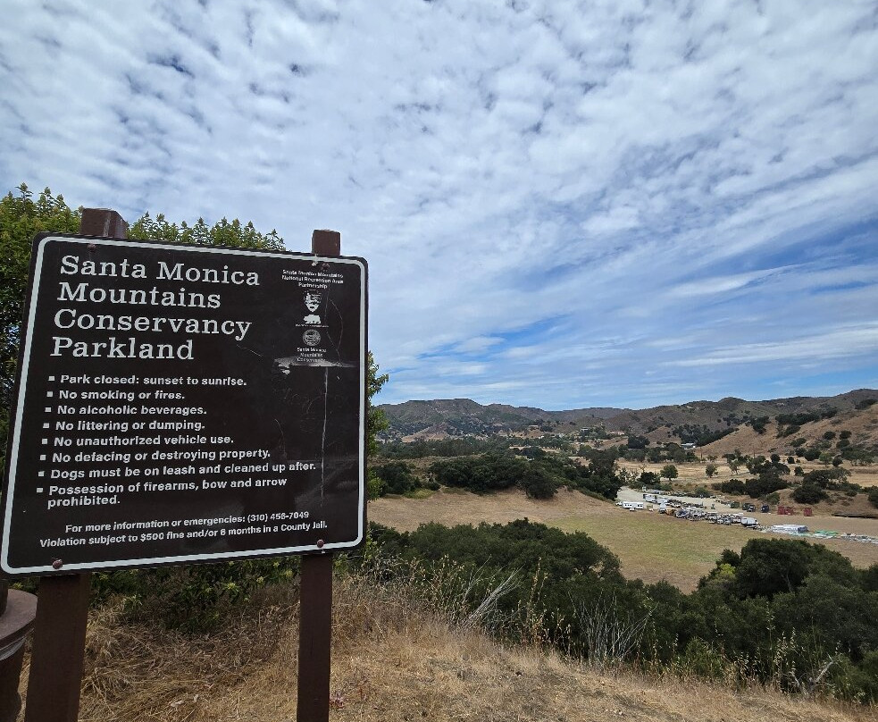 Santa Monica Mountains National Recreation Area-卡拉巴萨斯必去景点