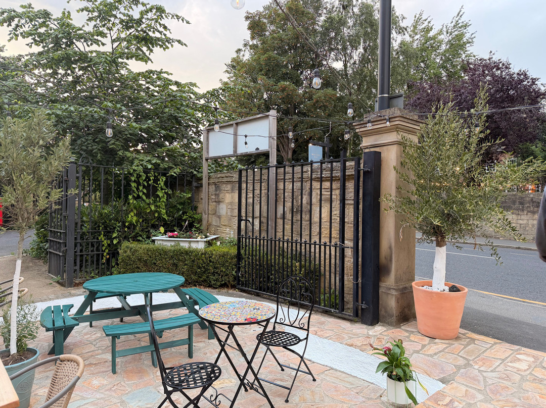 Mythos - Chapel Allerton