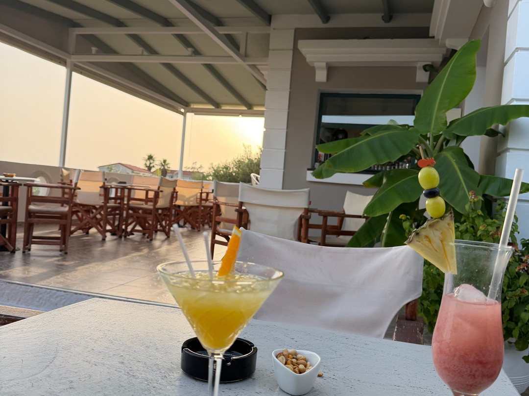 Astra Cocktail Bar-Lourdata必去景点