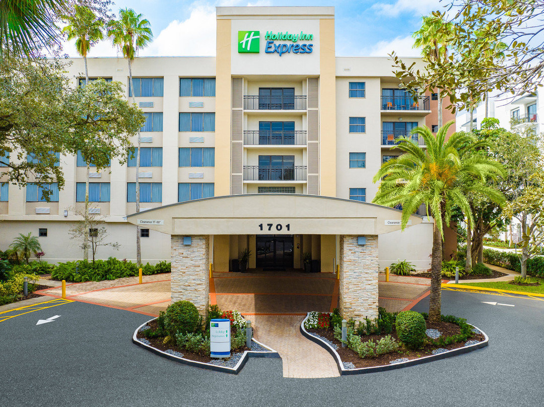 Holiday Inn Express & Suites FT。劳德代尔 - 人工林主图