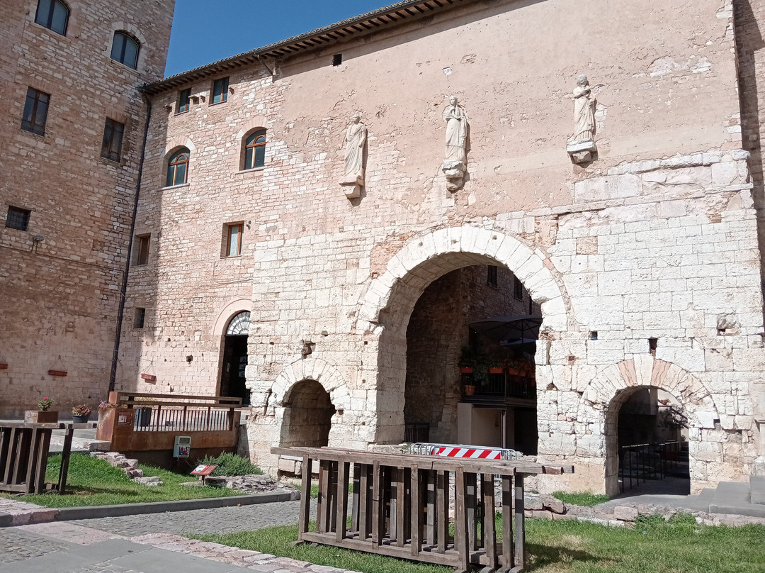 Porta Consolare-Spello必去景点