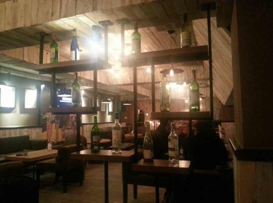 The Corner Bar-客卧