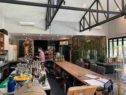 Animus Distillery & Cocktail Lounge-凯尼顿必去景点