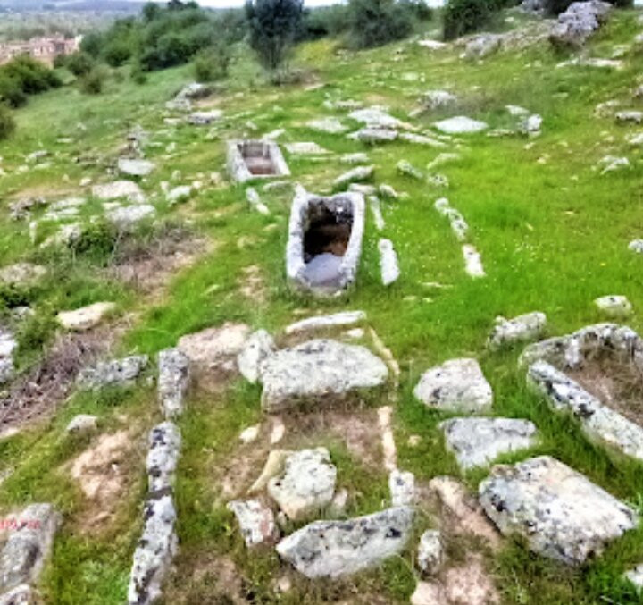 探索Palacios de Salvatierra