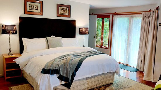 月亮门别墅酒店主图