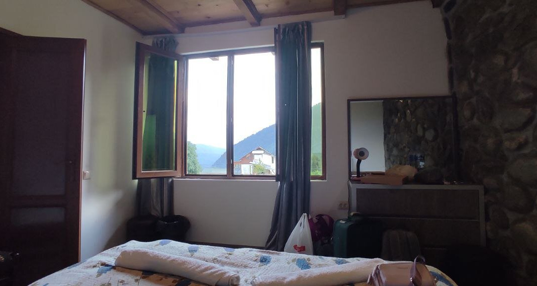 Peak Mazeri Guest House主图