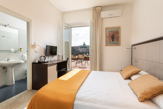 密涅瓦酒店主图