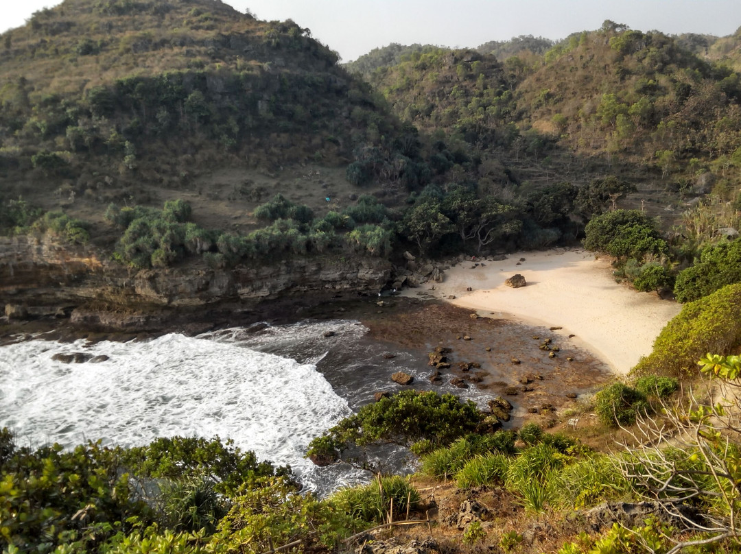 Pantai Ngitun景点图片