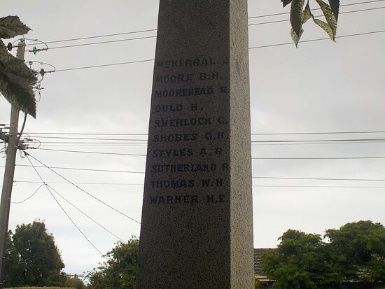 McKinnon Memorial Garden景点图片